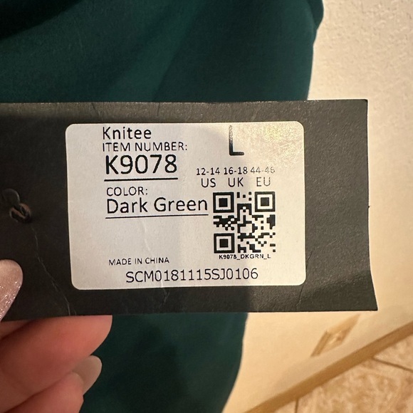 Elegant Green Off-Shoulder Dress - Picture 7 of 16